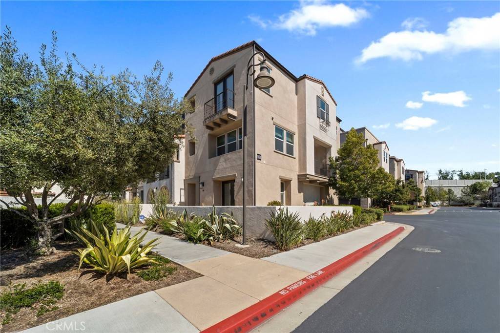 Glendora, CA 91741,553 W Foothill BLVD #129