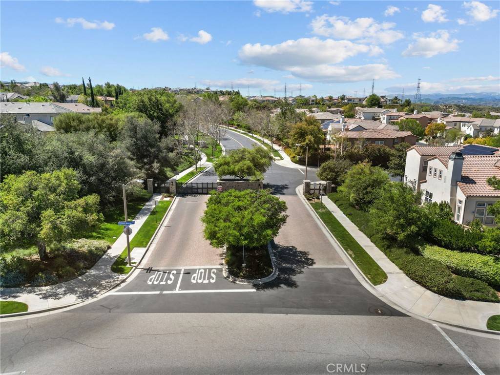 Valencia, CA 91381,27042 Maple Tree CT