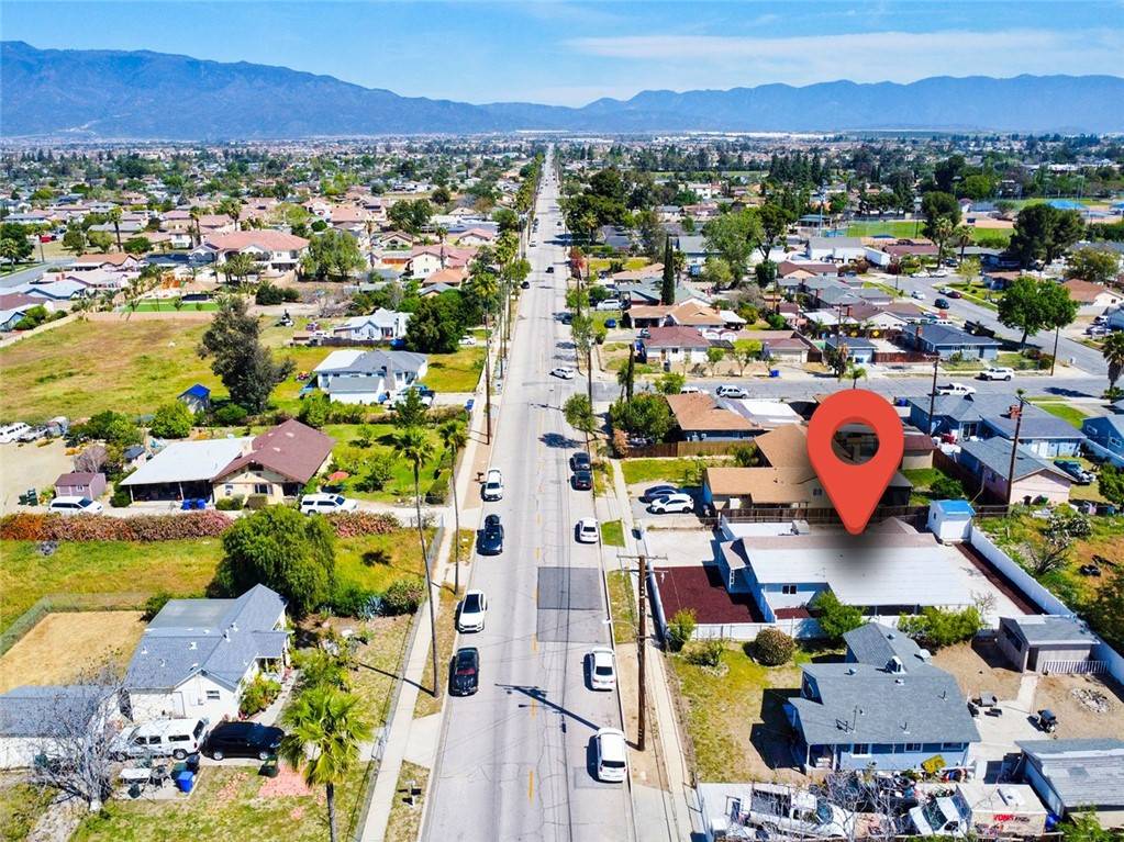 Fontana, CA 92336,8003 Cypress AVE
