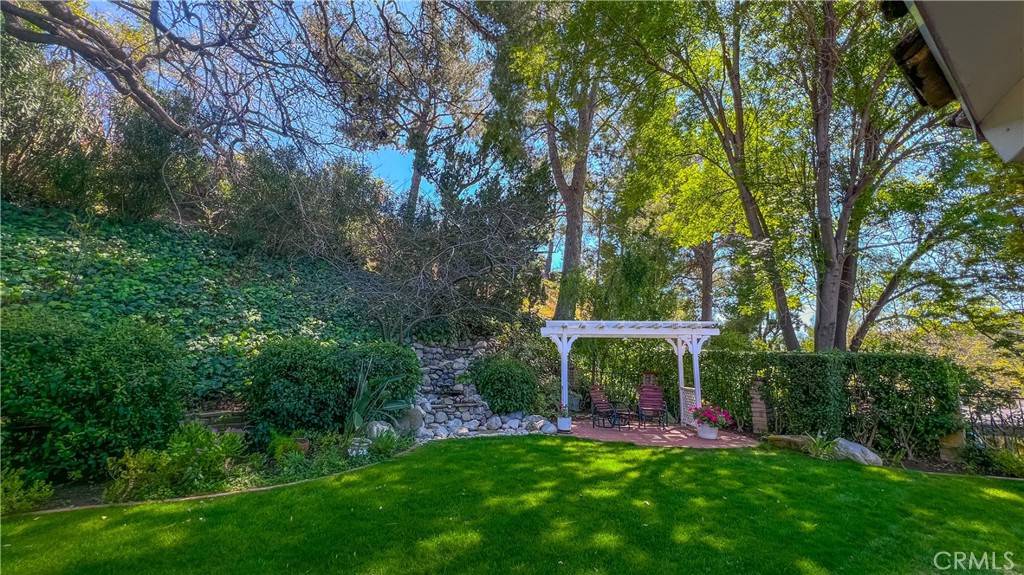 Agoura Hills, CA 91301,27328 Country Glen RD