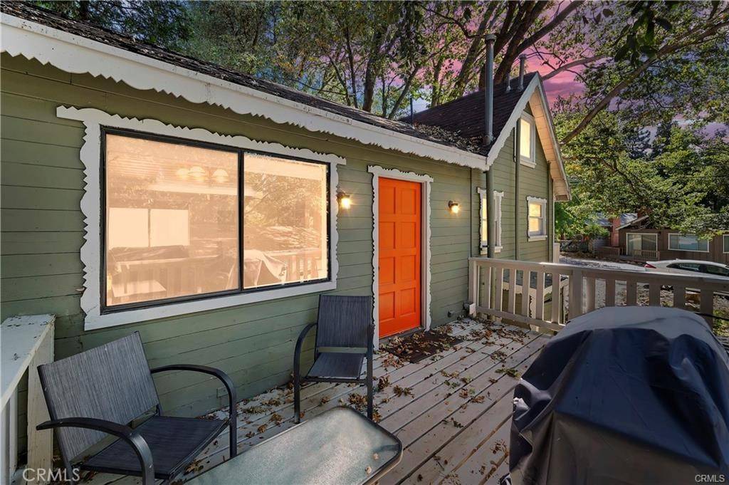 Crestline, CA 92325,25048 Boa DR