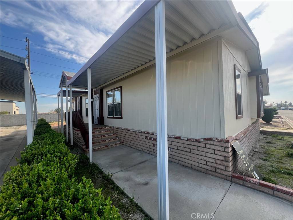 Rialto, CA 92376,200 W San Bernardino AVE #100