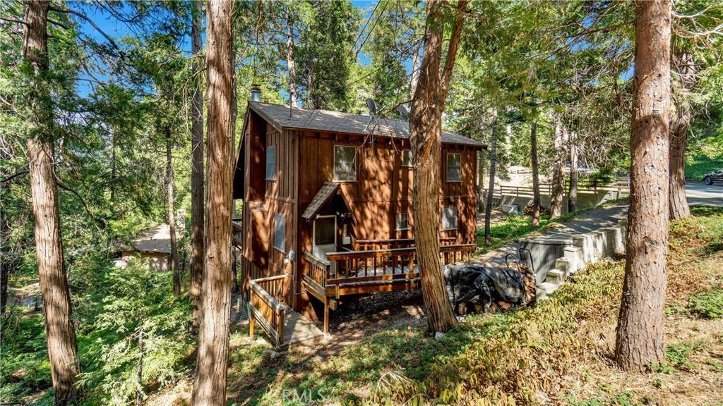 Crestline, CA 92325,1205 Jungfrau DR