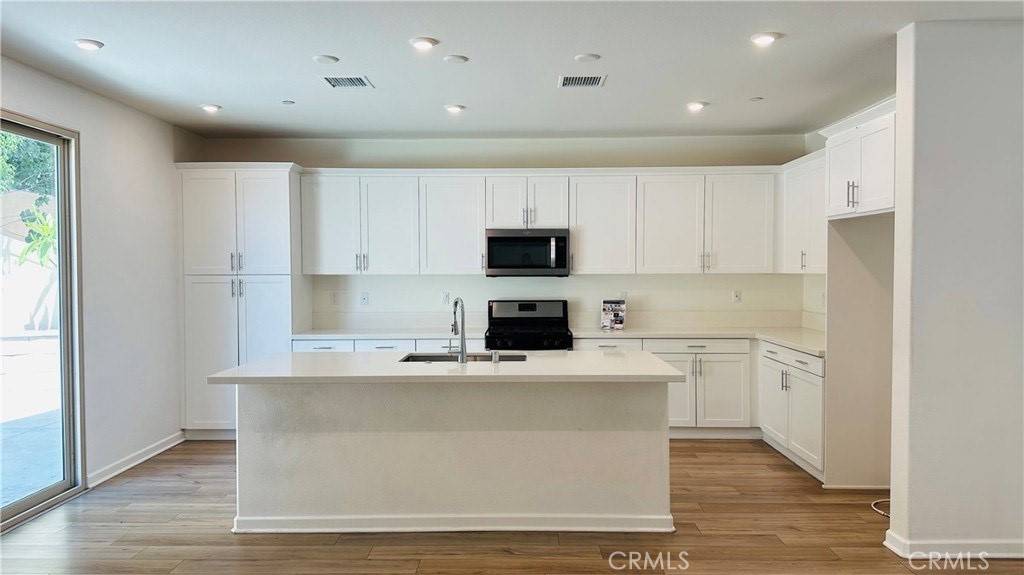 Rialto, CA 92376,992 W Jasmine WAY