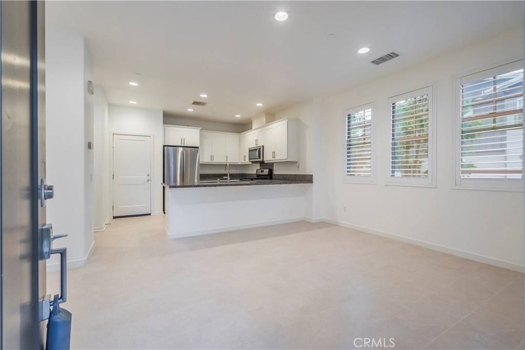 Claremont, CA 91711,556 W Baseline RD