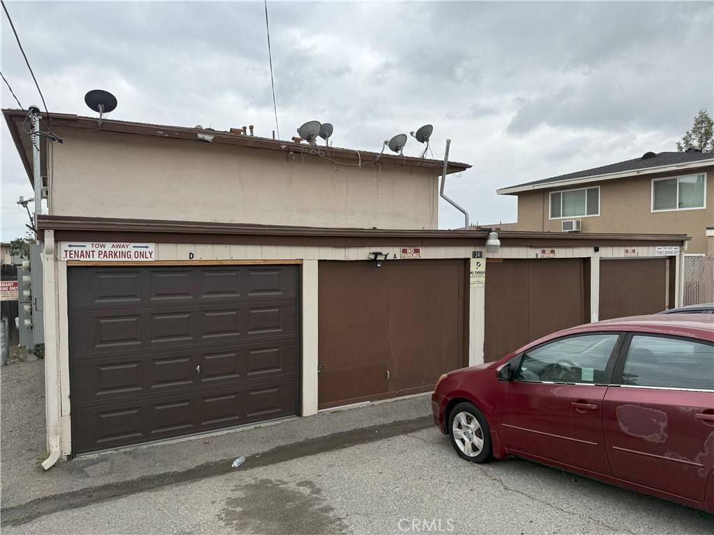 Upland, CA 91786,1241 Woodbury CT
