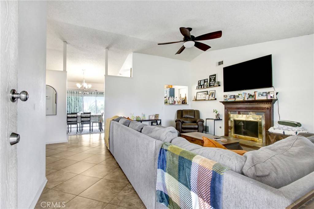 Rialto, CA 92376,645 W James ST