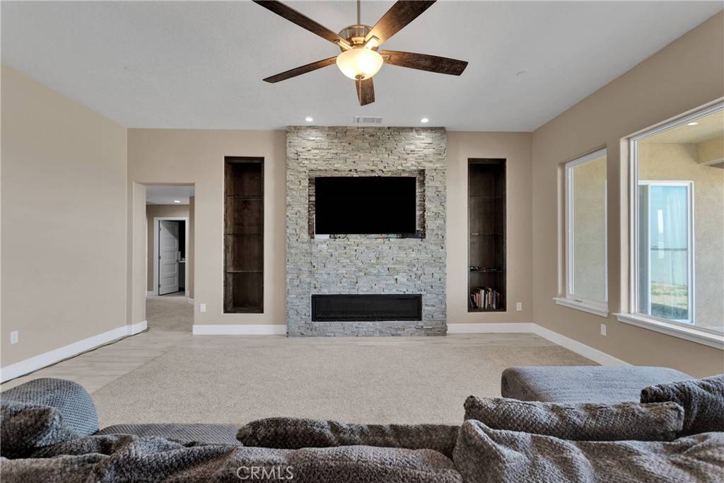 Oak Hills, CA 92344,12752 Farmington ST