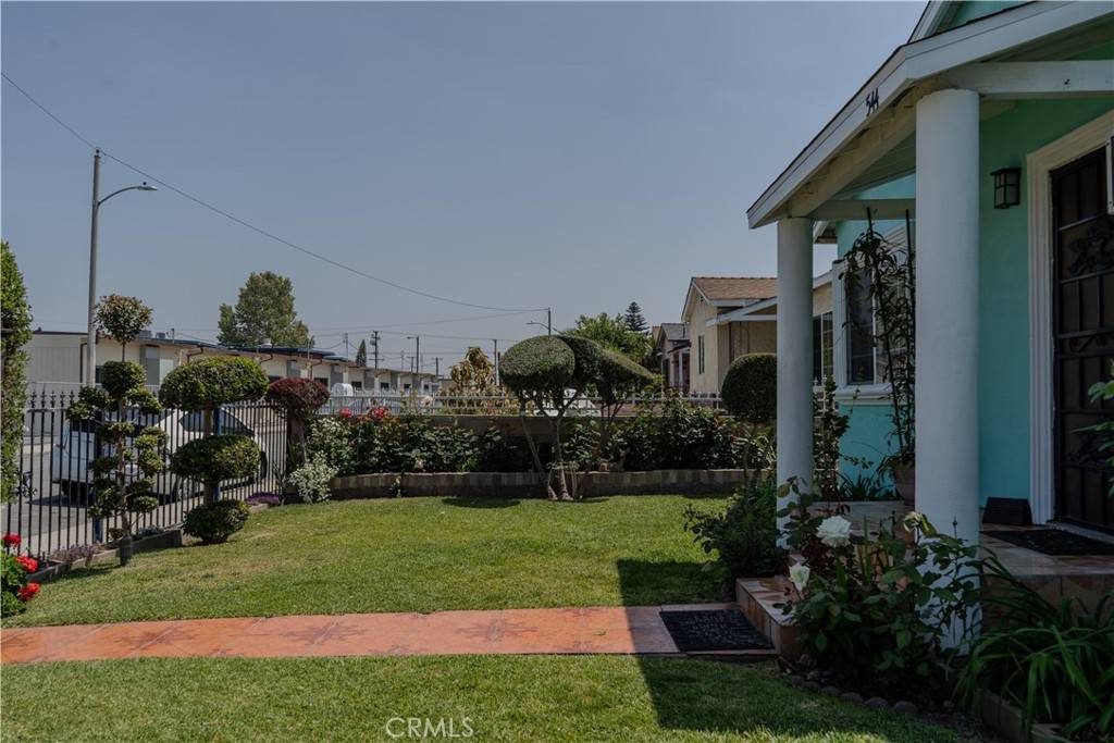 Compton, CA 90220,544 W Cedar St