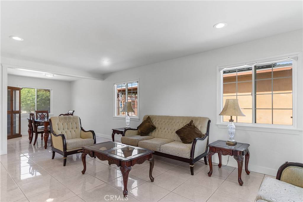 Glendora, CA 91740,2015 E Petunia ST