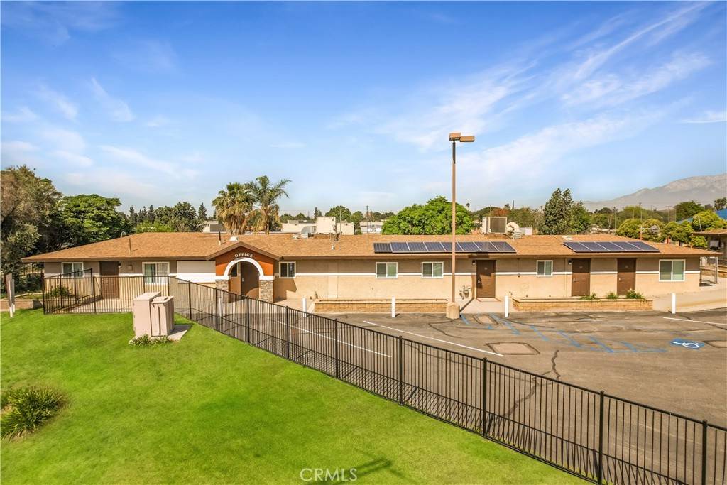 Bloomington, CA 92316,9904 Bloomington AVE