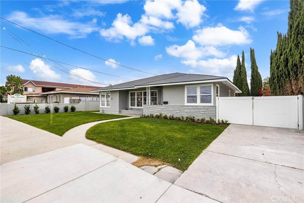 La Palma, CA 90623,8392 Walker ST
