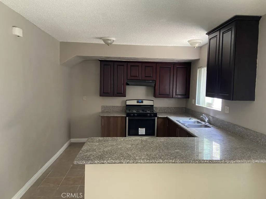 Rialto, CA 92376,264 W Jackson ST