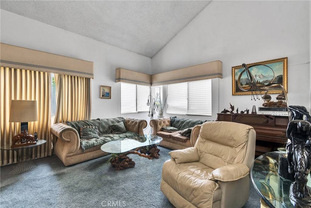 San Dimas, CA 91773,951 Calle Primavera