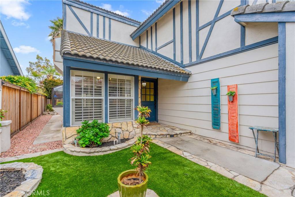 Laguna Hills, CA 92653,25012 Carol LN