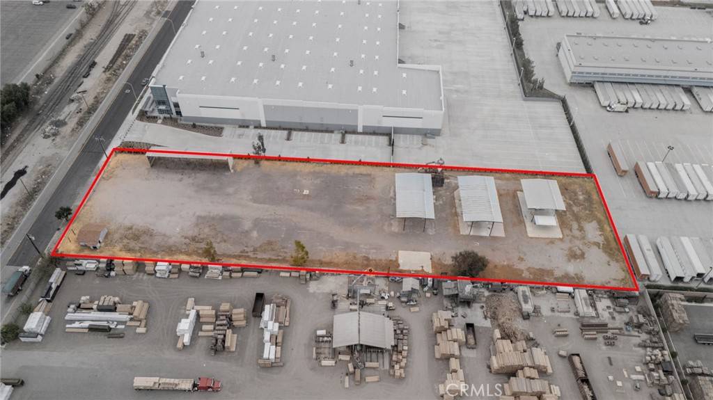 Fontana, CA 92337,10712 Live Oak AVE