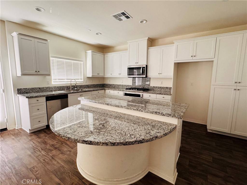 Fontana, CA 92336,7255 Medley LN