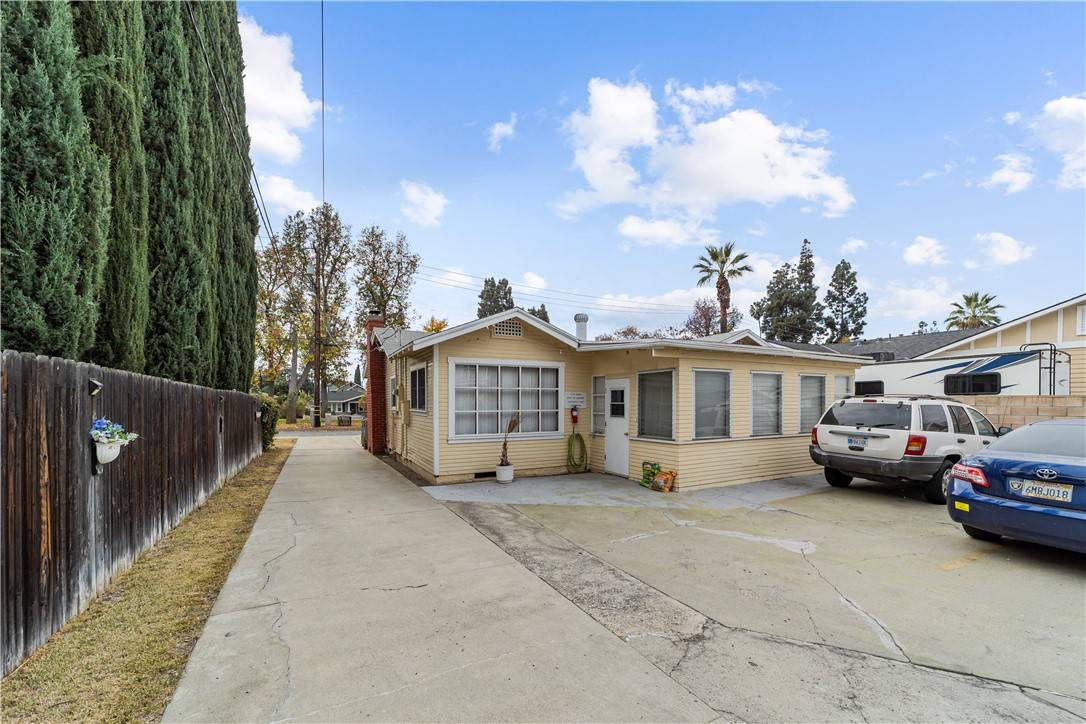 Monrovia, CA 91016,527 W Olive AVE