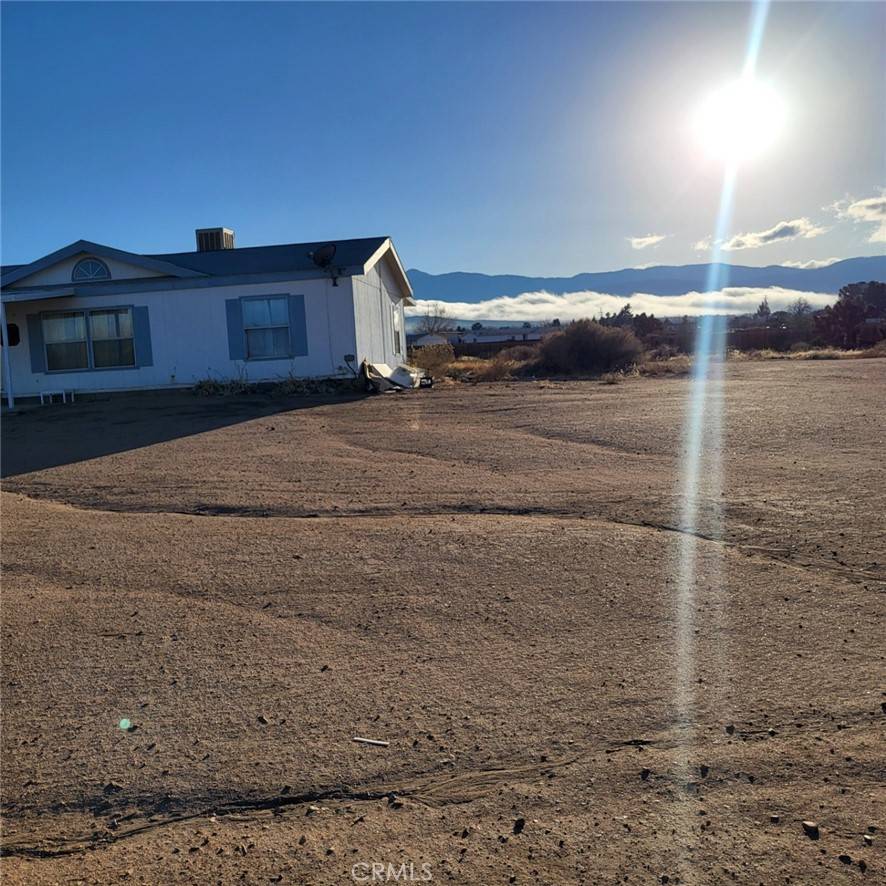 Phelan, CA 92371,9572 Smith RD