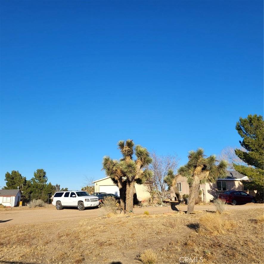 Phelan, CA 92371,9389 Smith RD