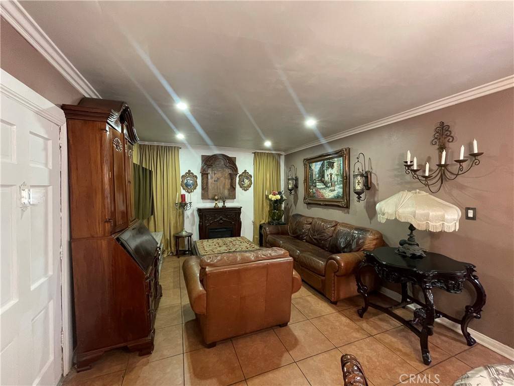 Compton, CA 90221,3641 E Elizabeth ST