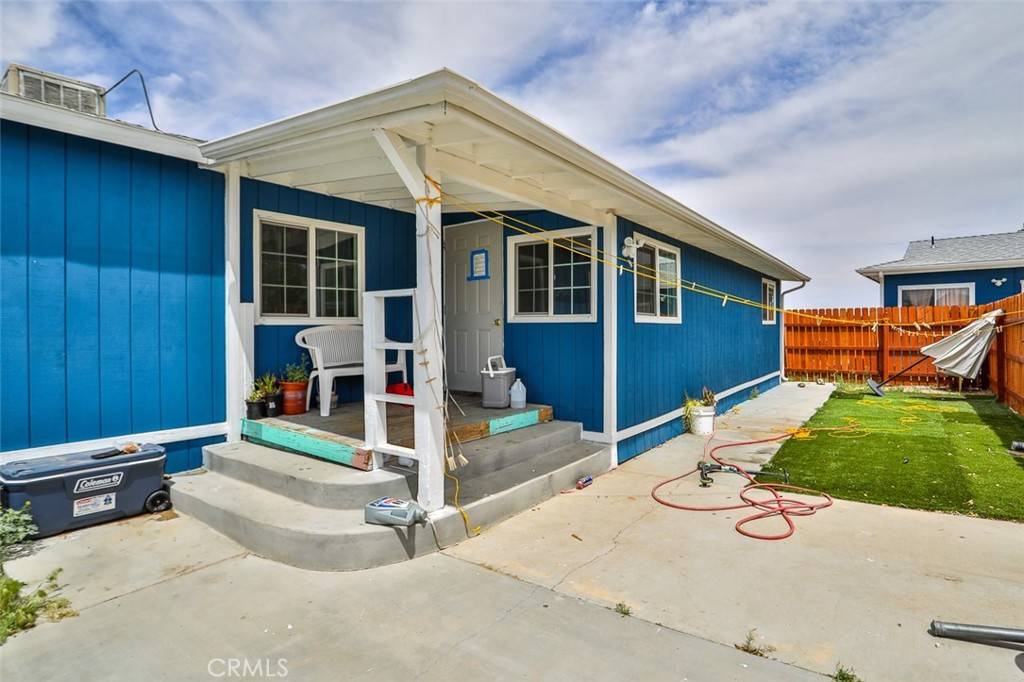 Pinon Hills, CA 92372,9127 Holiday LN