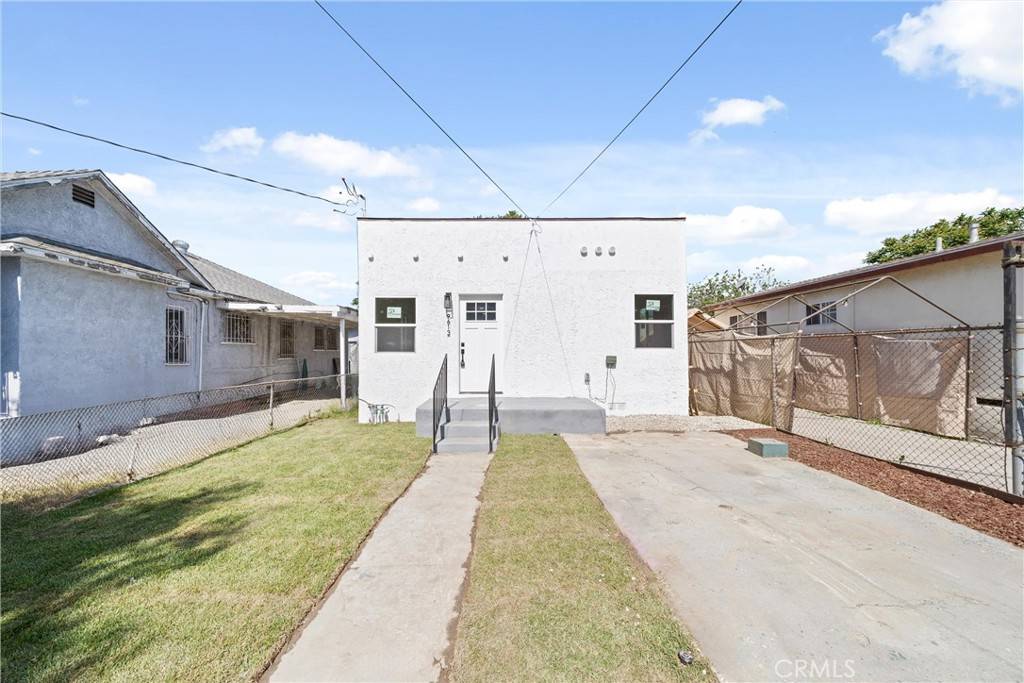 Los Angeles, CA 90002,9613 Wilmington AVE