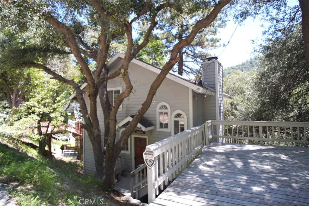 Crestline, CA 92325,319 Dorn DR