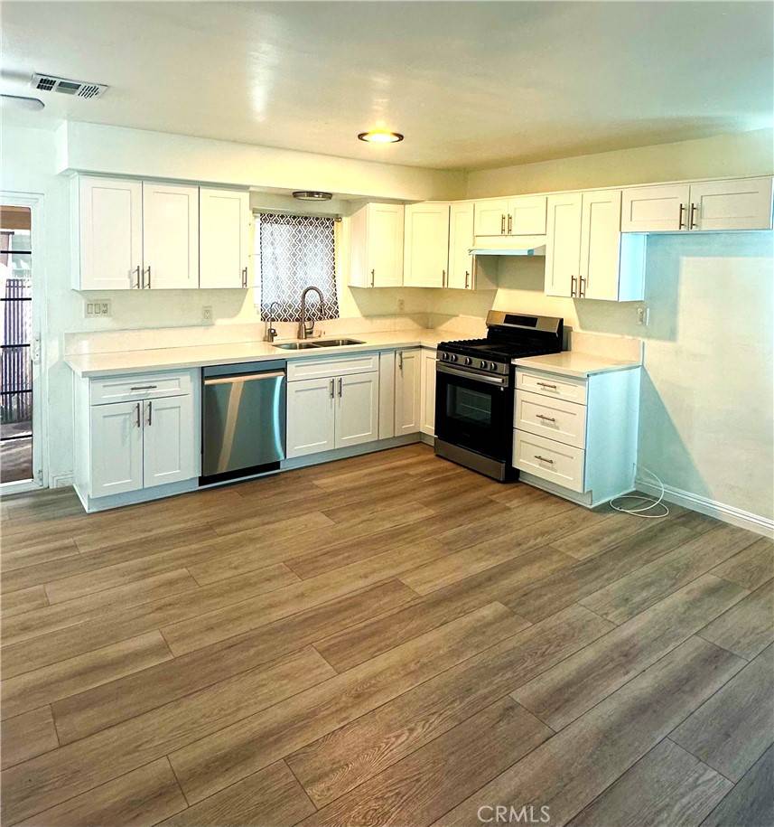 Ontario, CA 91764,418 N Berlyn AVE