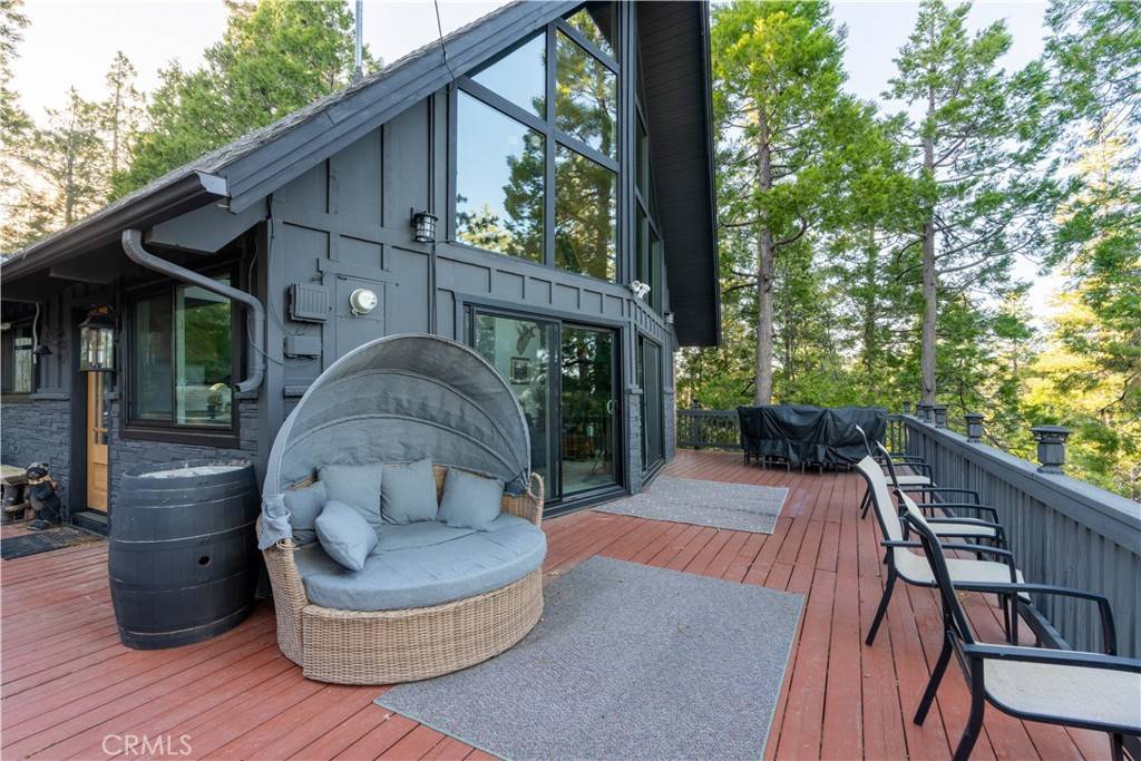 Lake Arrowhead, CA 92352,553 Pioneer RD