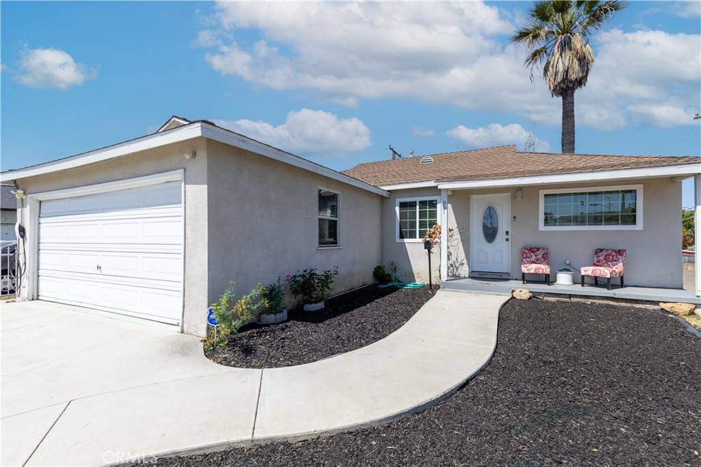 Compton, CA 90220,901 S Clymar AVE