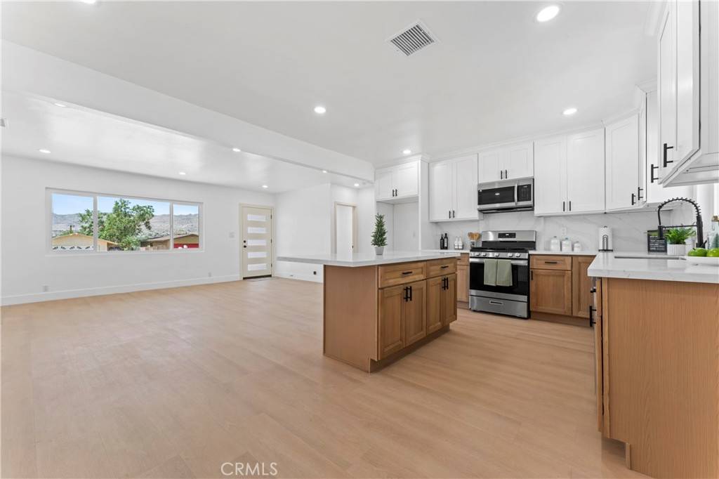 Joshua Tree, CA 92252,61730 Oleander DR