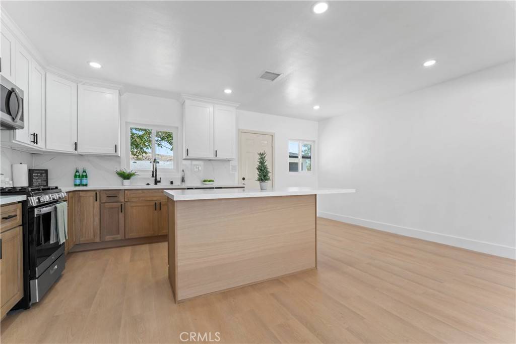 Joshua Tree, CA 92252,61730 Oleander DR