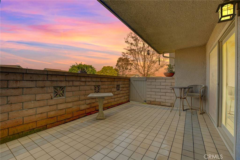 Huntington Beach, CA 92646,8866 Tulare DR #301C