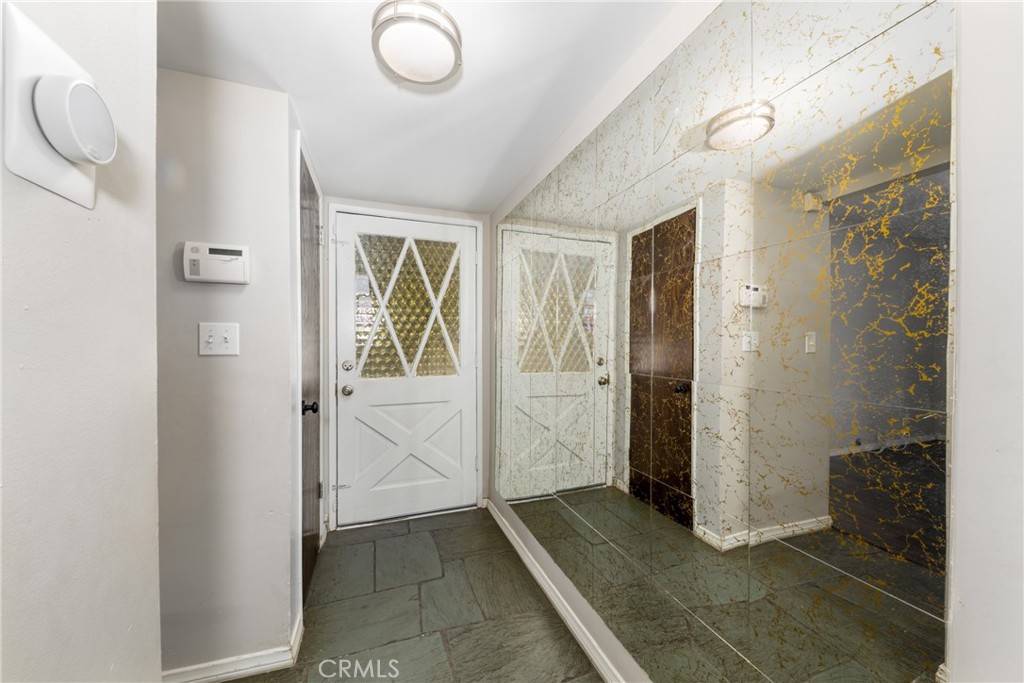 Monrovia, CA 91016,261 E Fig AVE