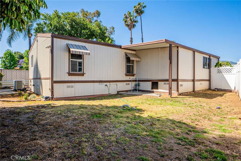 Corona, CA 92882,901 Norwich WAY