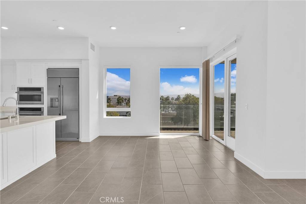 Irvine, CA 92612,3415 Rivington