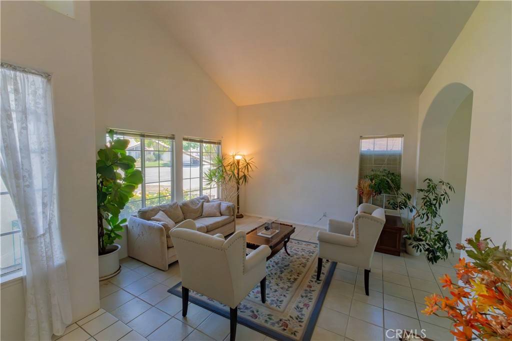 Fontana, CA 92336,13674 Bennington CT