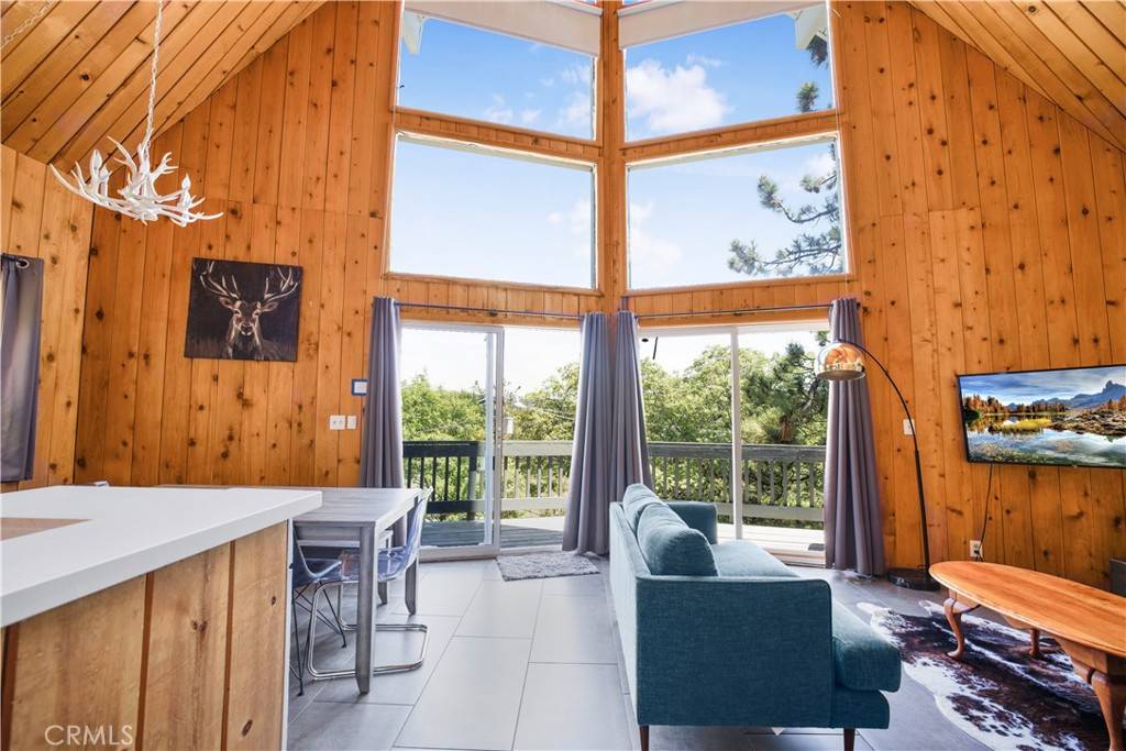 Lake Arrowhead, CA 92352,26503 Amador LN