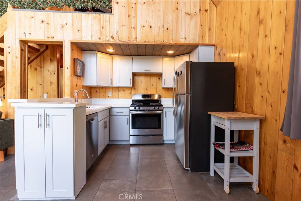 Lake Arrowhead, CA 92352,26503 Amador LN