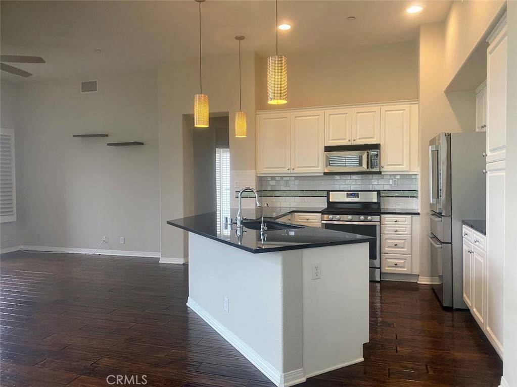 Claremont, CA 91711,728 W 1st ST