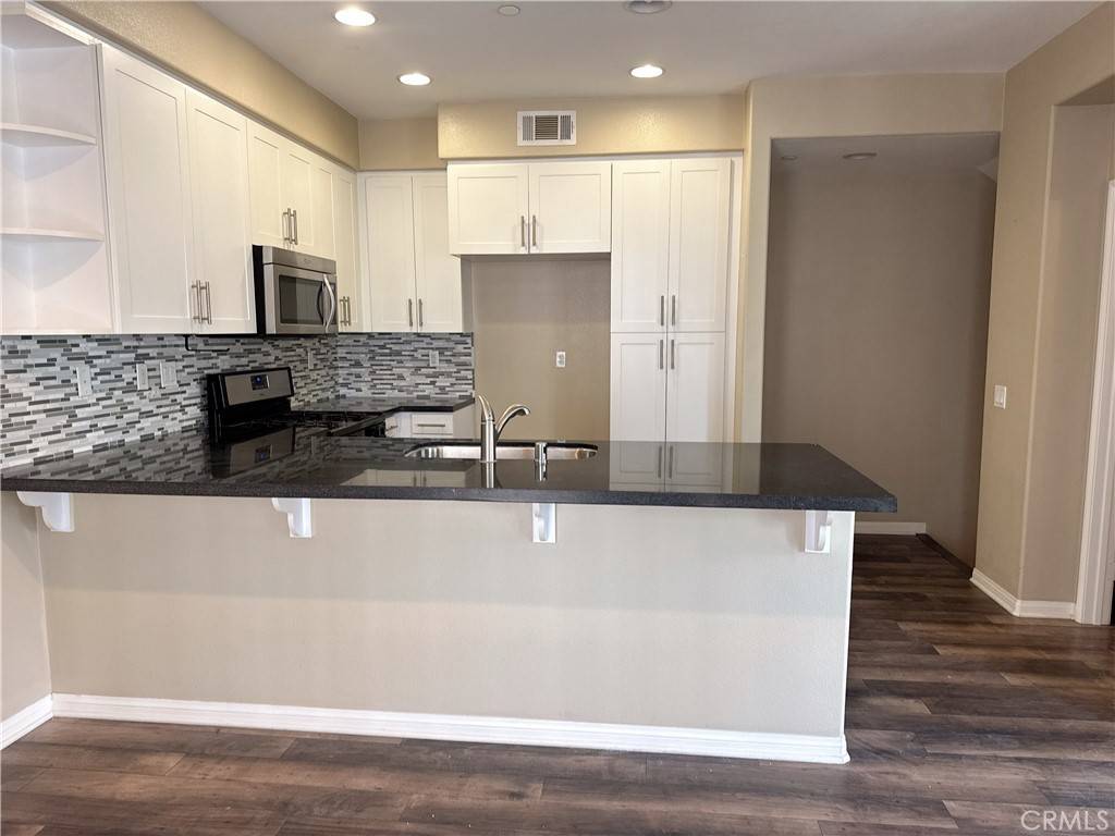 San Dimas, CA 91773,159 E Commercial ST