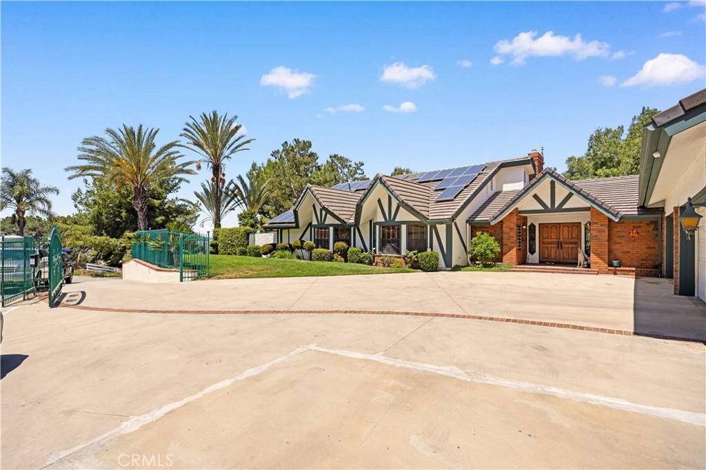 Walnut, CA 91789,2360 Oakleaf Canyon RD
