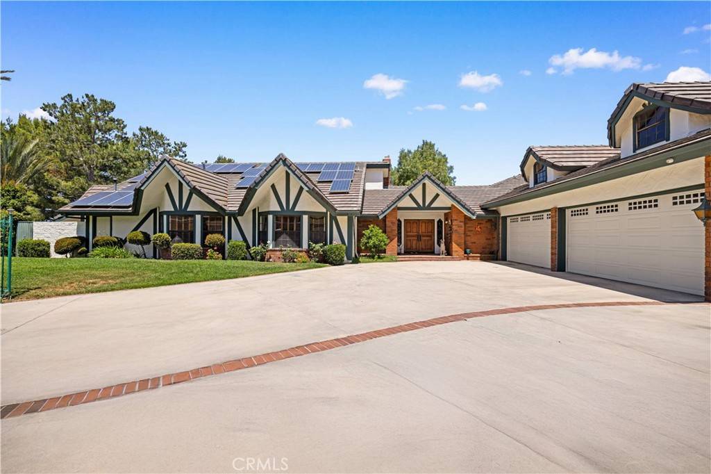Walnut, CA 91789,2360 Oakleaf Canyon RD