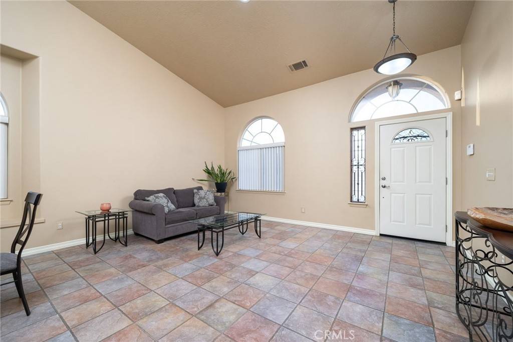 Hesperia, CA 92345,18463 Orange ST