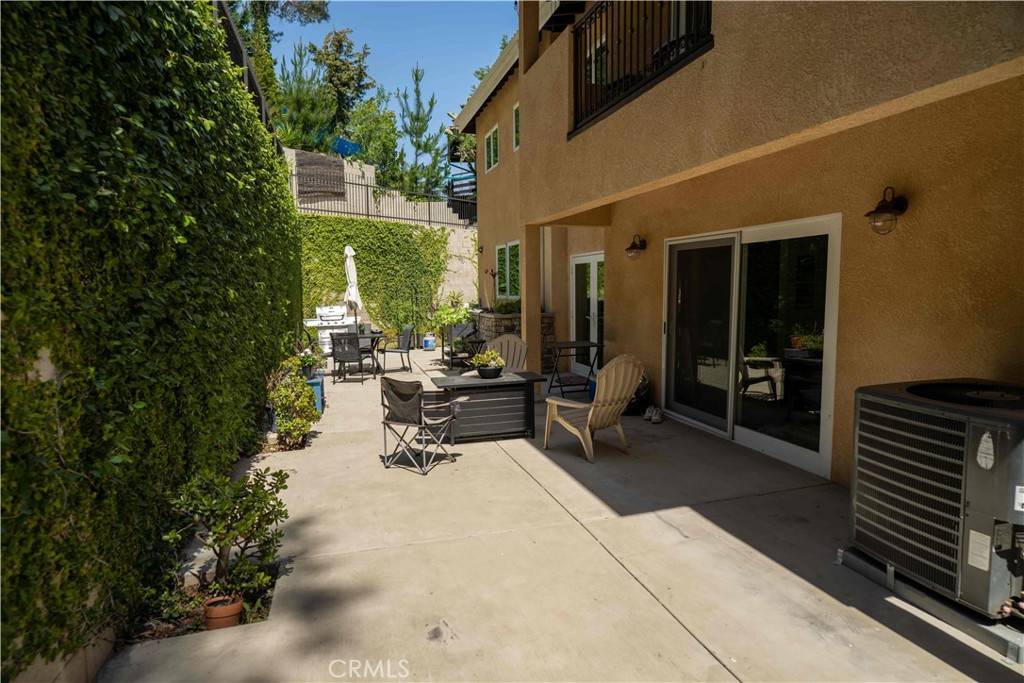 Los Angeles, CA 90065,1630 Bridgeport DR