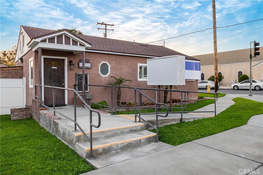 Fontana, CA 92335,8312 Juniper AVE