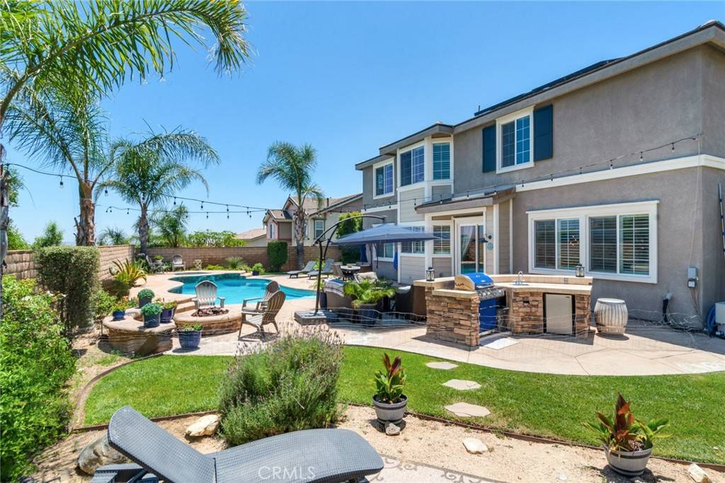 Fontana, CA 92336,4765 Falconview CT