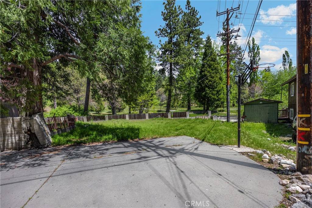 Crestline, CA 92325,22632 Seeley DR