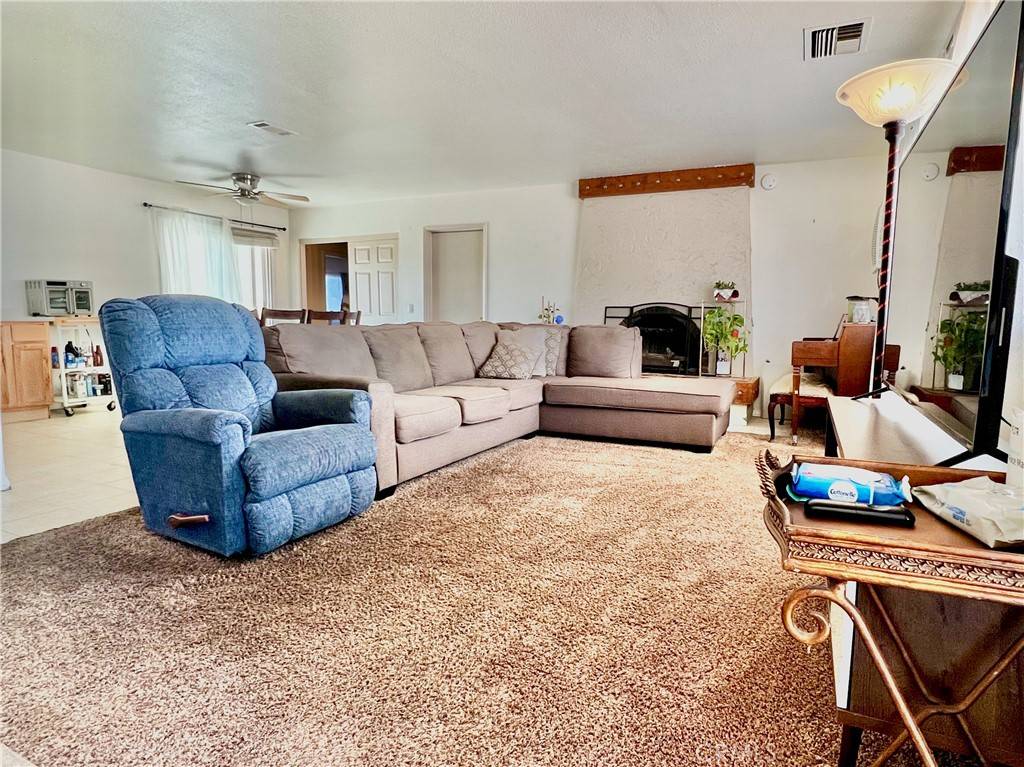 Apple Valley, CA 92307,21861 Ramona AVE